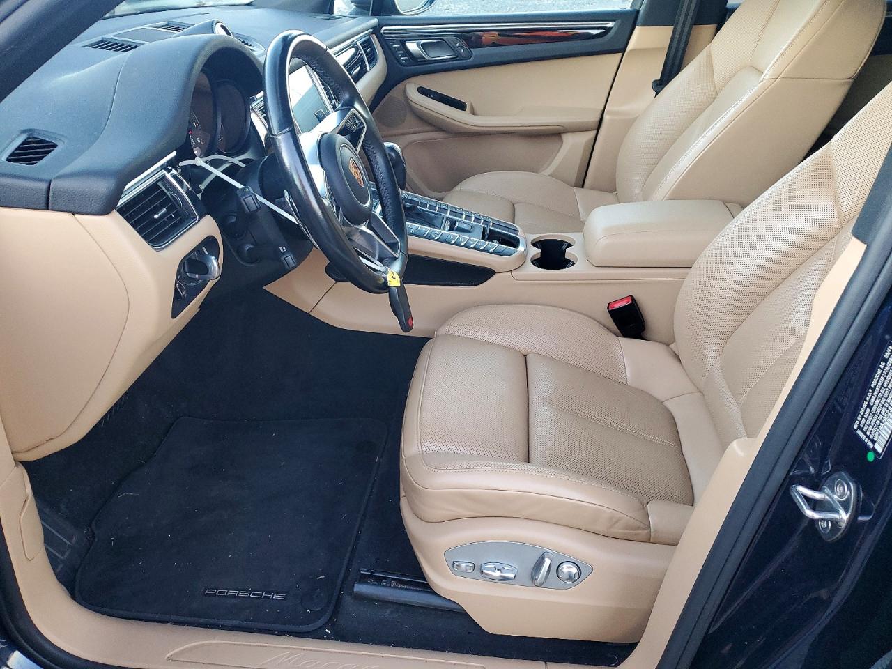 2018 PORSCHE MACAN photo 13
