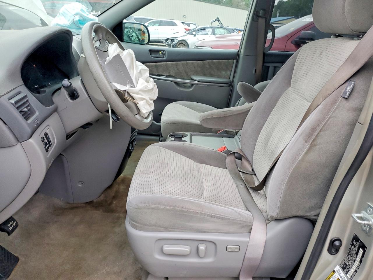 2007 TOYOTA SIENNA CE photo 7