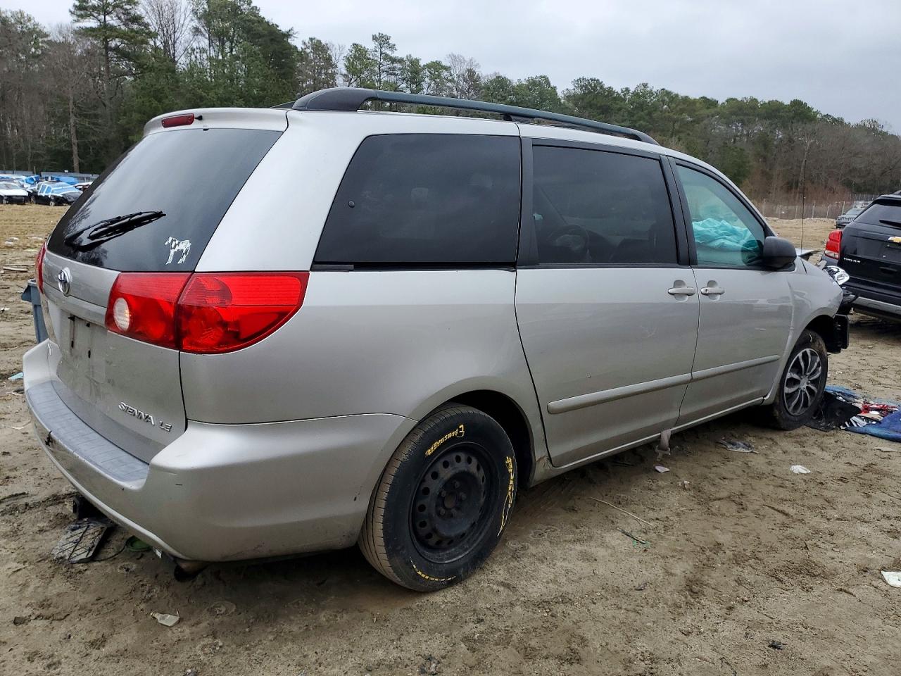 2007 TOYOTA SIENNA CE photo 3