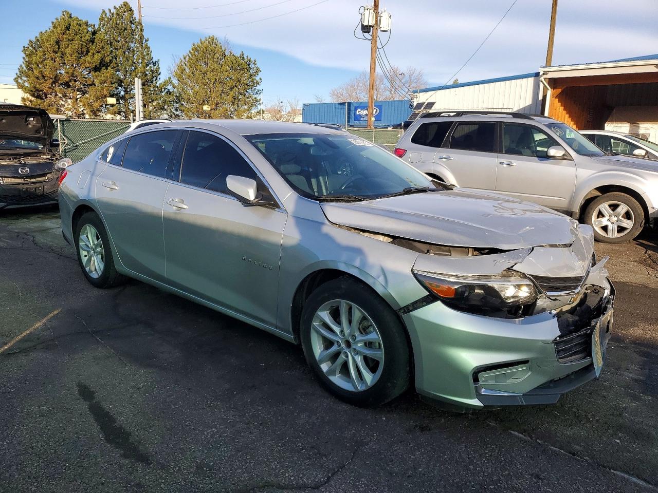 2017 CHEVROLET MALIBU LT photo 4