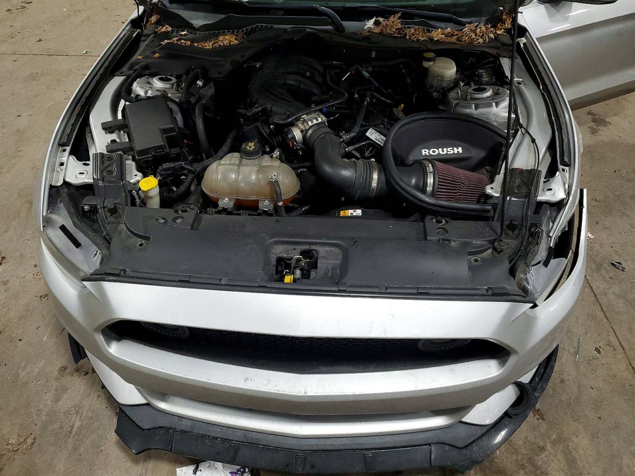2016 FORD MUSTANG photo 11