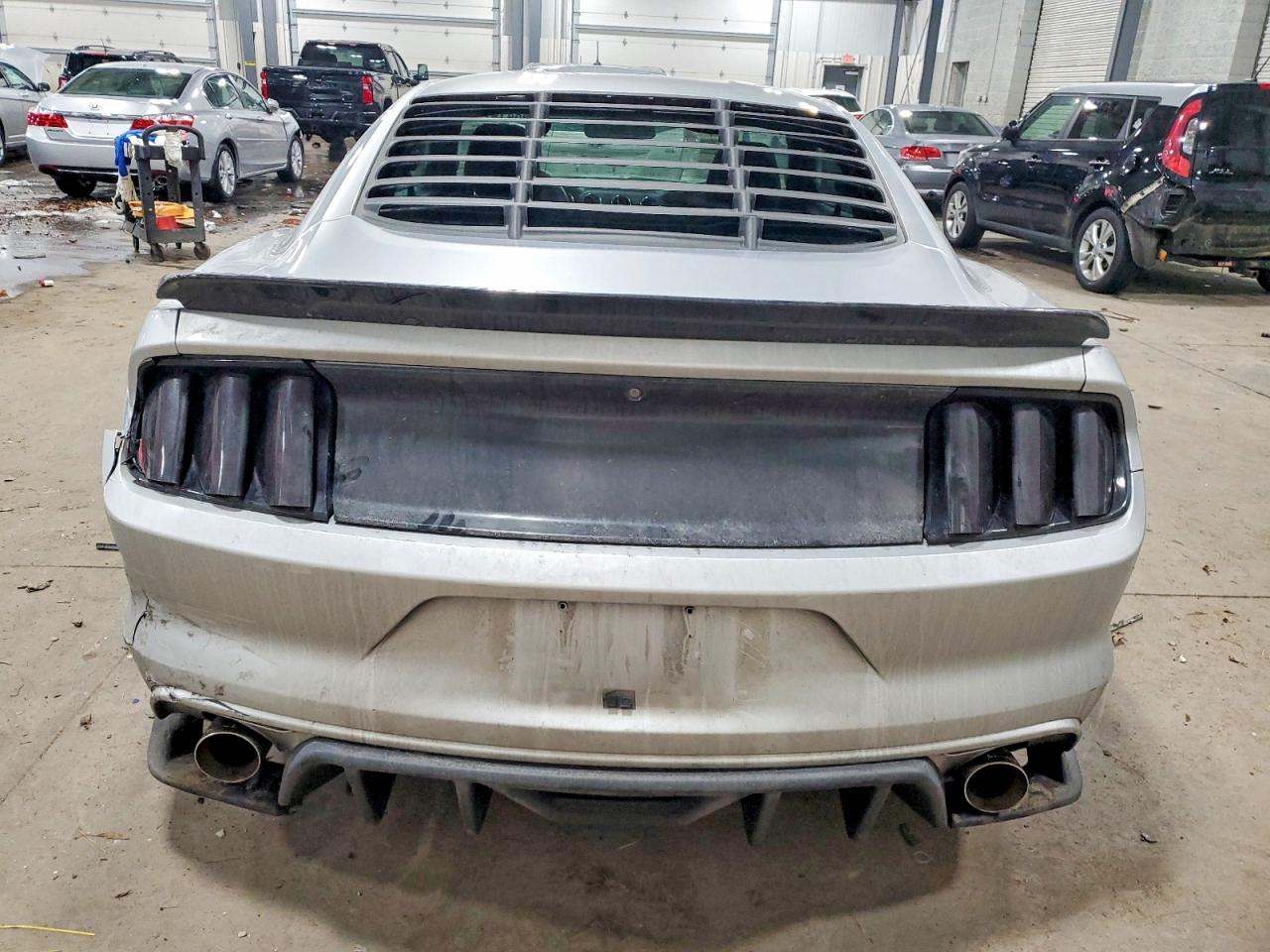 2016 FORD MUSTANG photo 6
