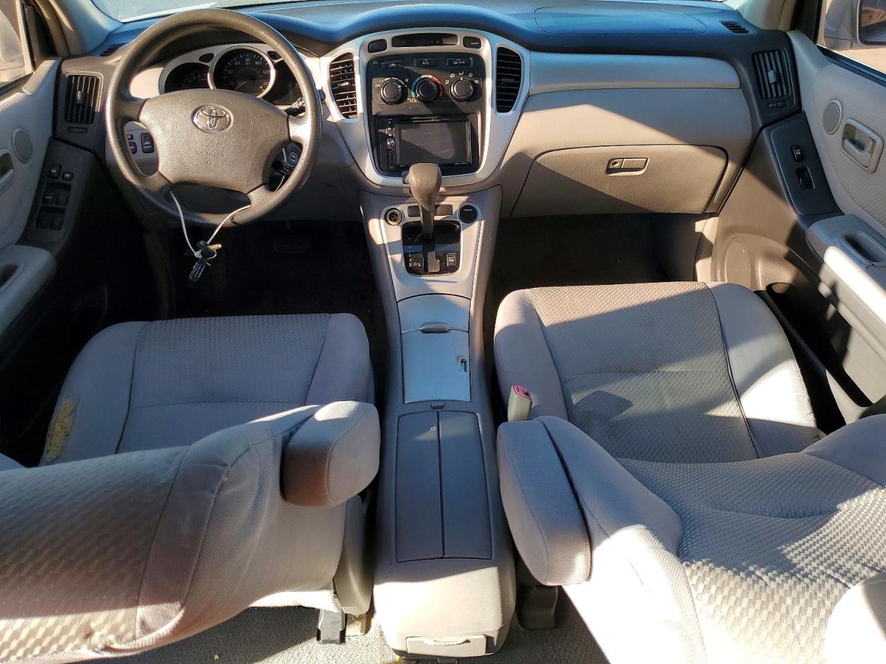 2005 TOYOTA HIGHLANDER LIMITED photo 8