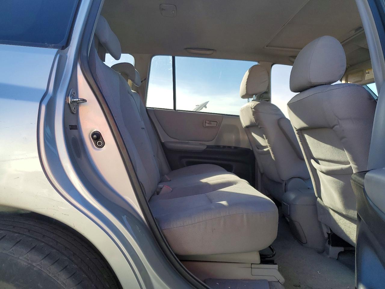 2005 TOYOTA HIGHLANDER LIMITED photo 11