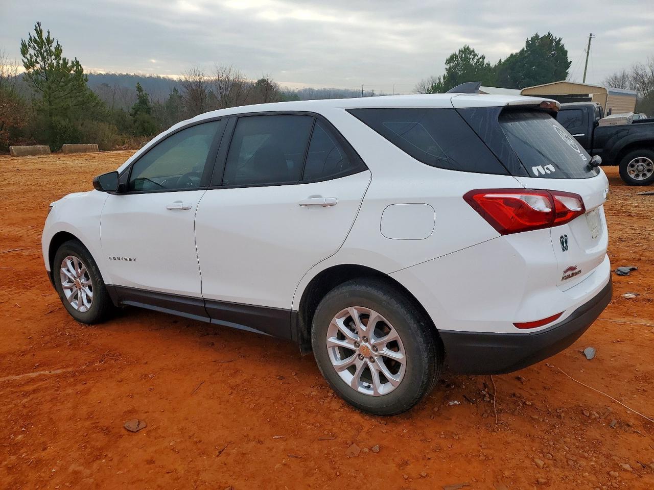2020 CHEVROLET EQUINOX LS photo 2