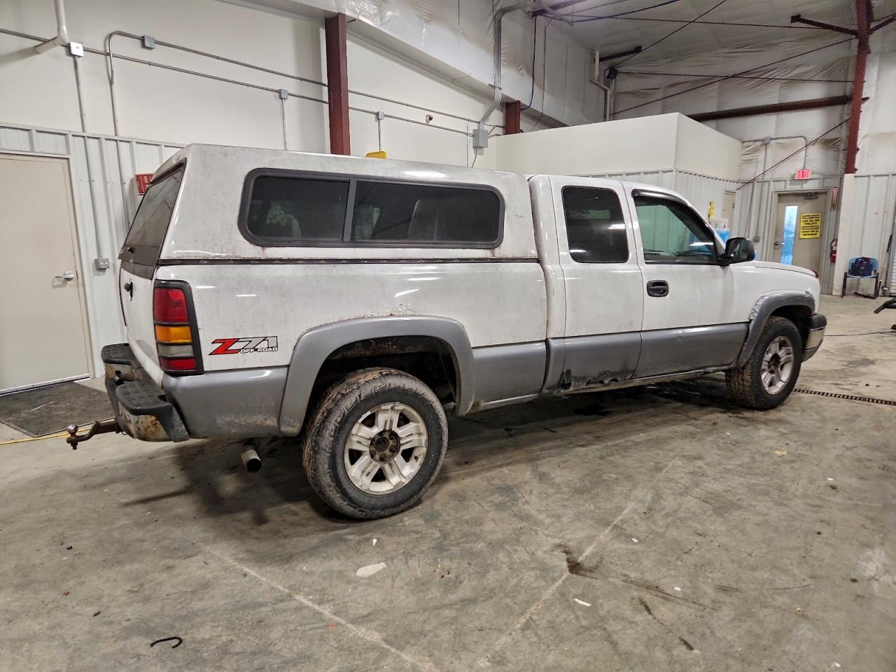 2005 CHEVROLET SILVERADO K1500 photo 3