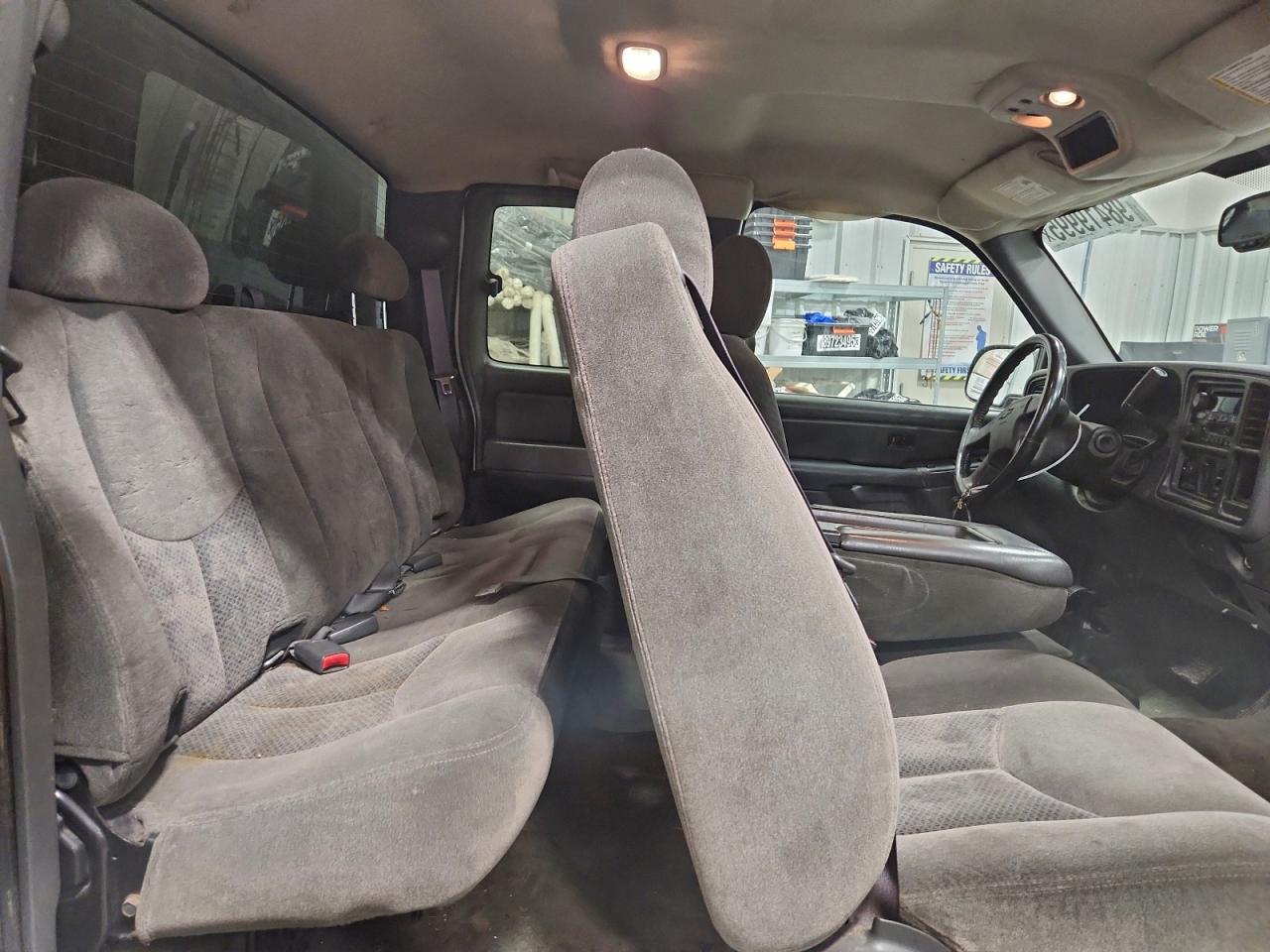 2005 CHEVROLET SILVERADO K1500 photo 10