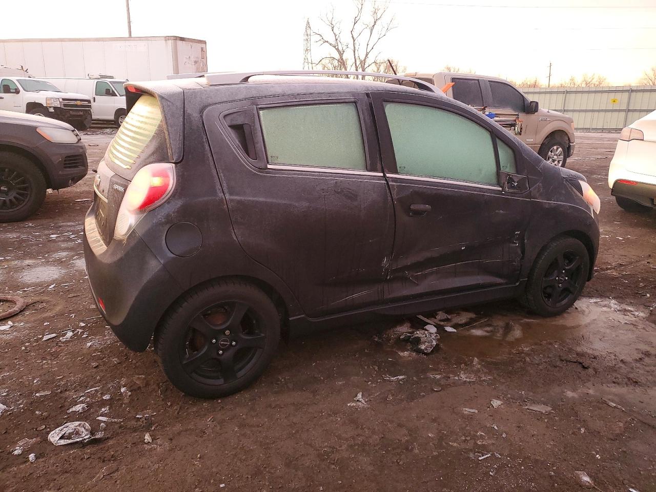 2015 CHEVROLET SPARK 2LT photo 3
