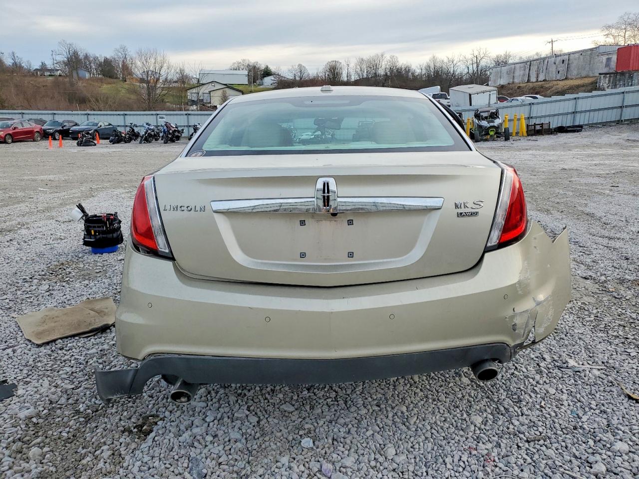 2011 LINCOLN MKS photo 6