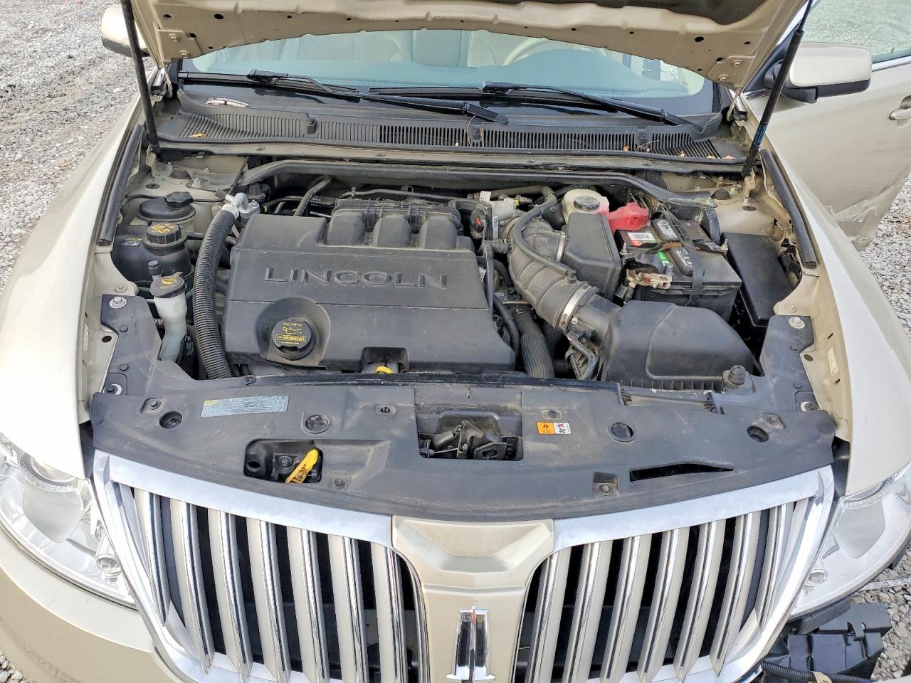 2011 LINCOLN MKS photo 11