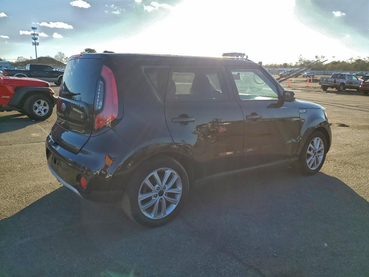 2018 KIA SOUL + photo 3