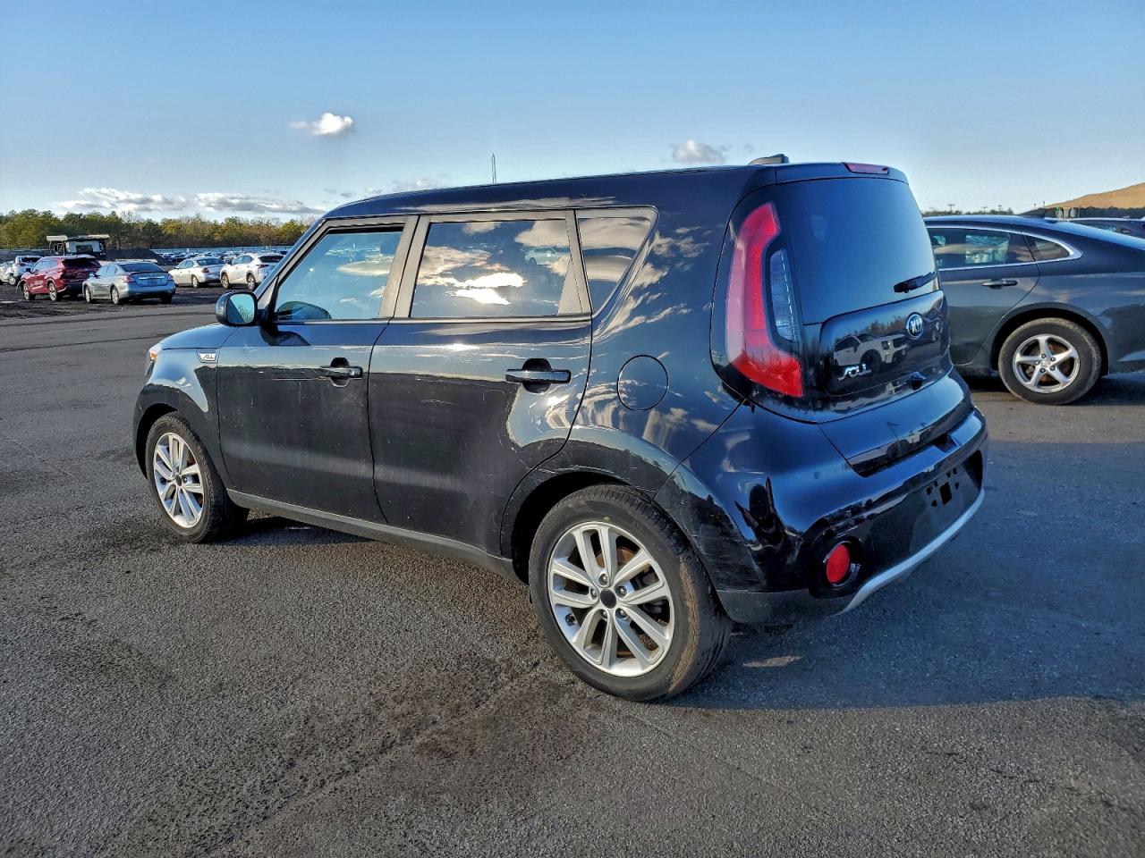 2018 KIA SOUL + photo 2
