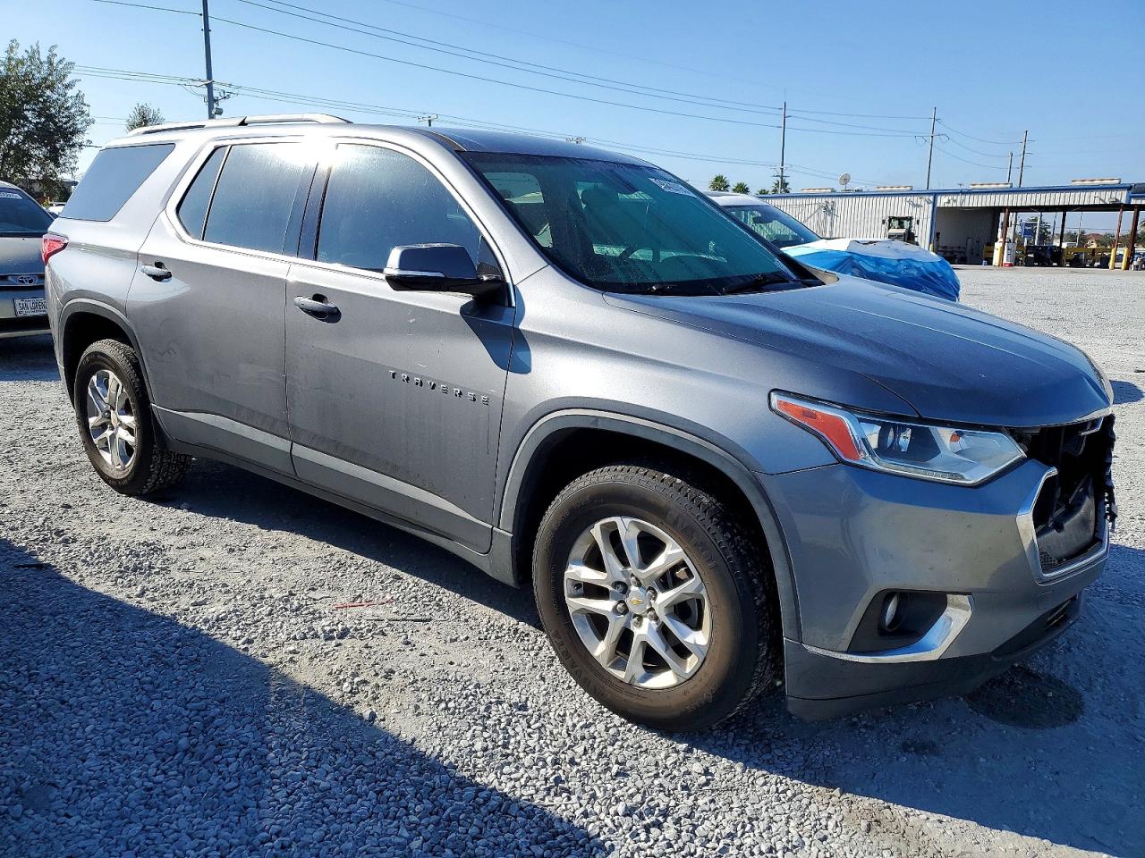 2019 CHEVROLET TRAVERSE LT photo 4