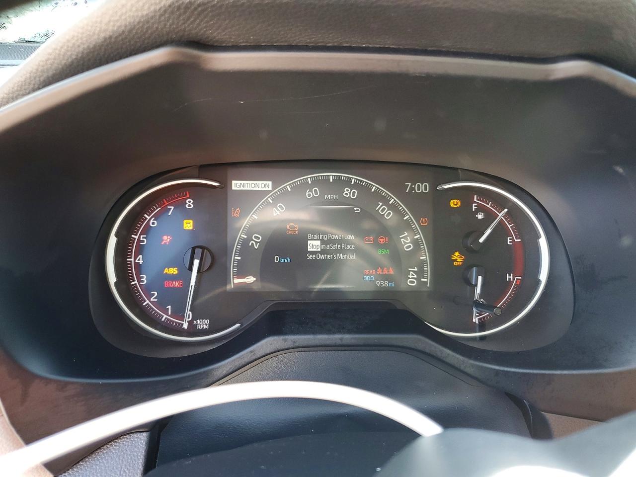 2025 TOYOTA RAV4 XLE photo 9