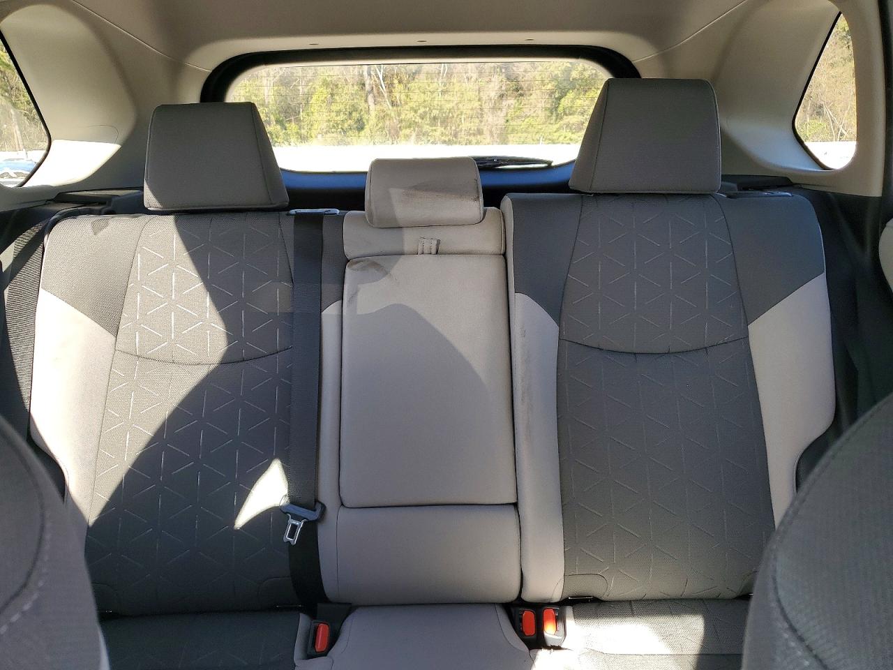 2025 TOYOTA RAV4 XLE photo 10