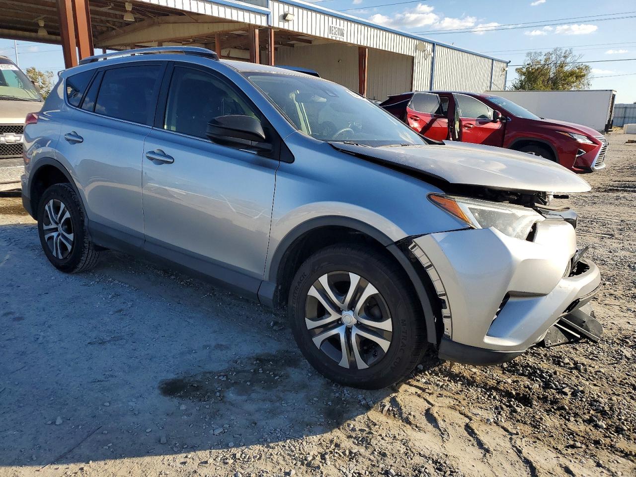 2018 TOYOTA RAV4 LE photo 4
