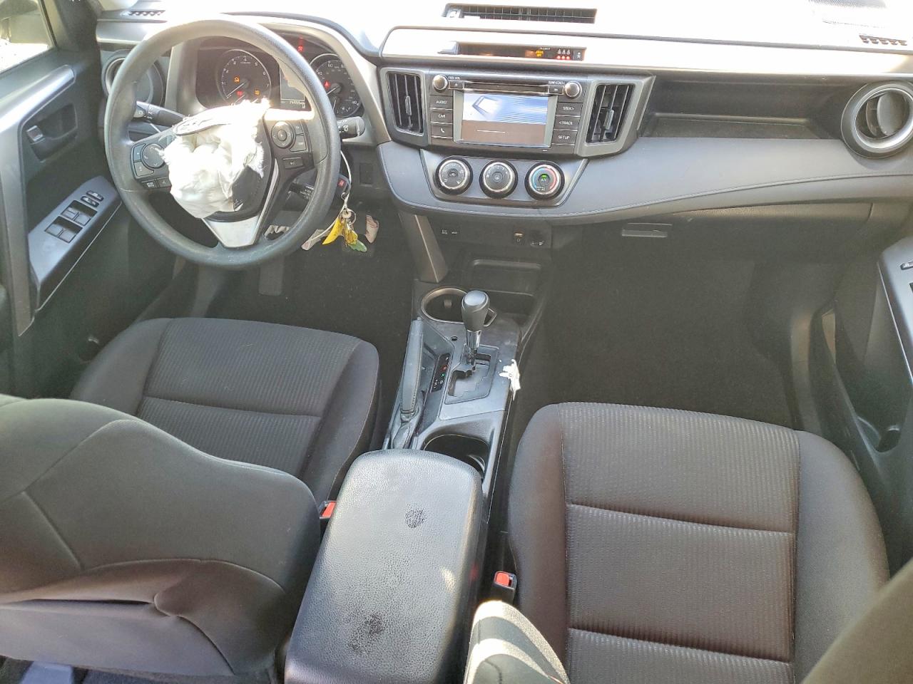 2018 TOYOTA RAV4 LE photo 8
