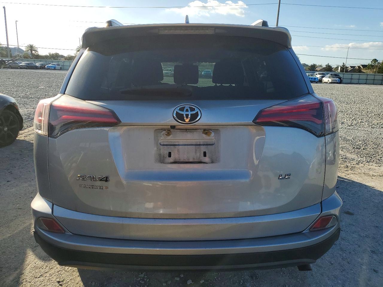 2018 TOYOTA RAV4 LE photo 6