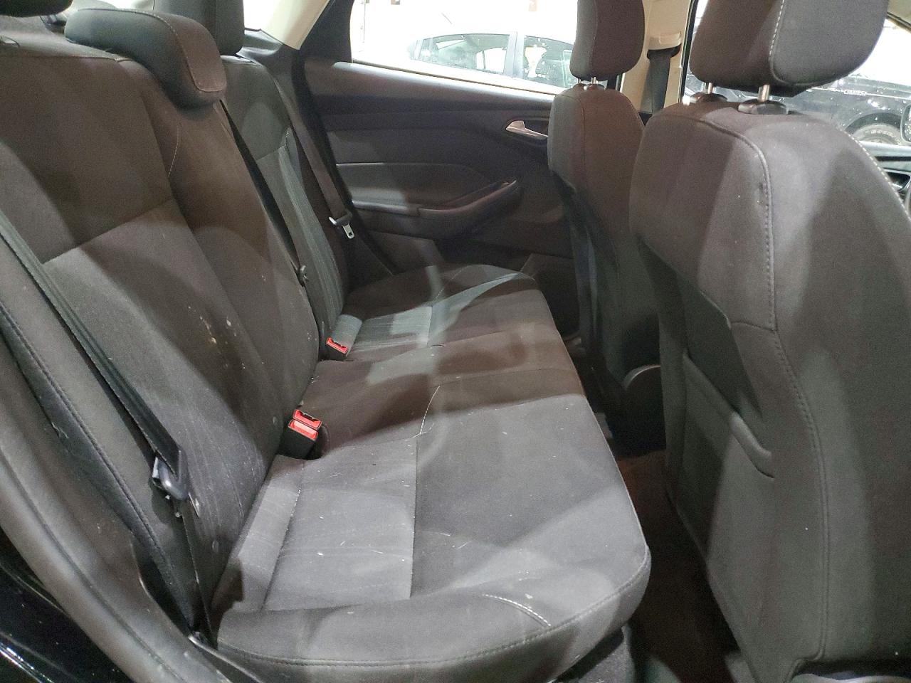 2018 FORD FOCUS SE photo 10