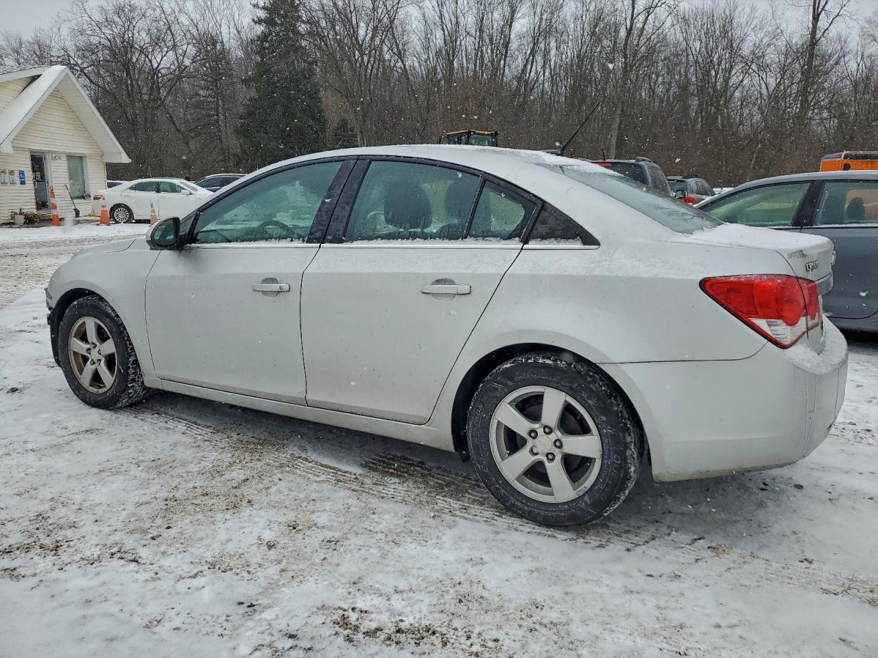 2014 CHEVROLET CRUZE LT photo 2