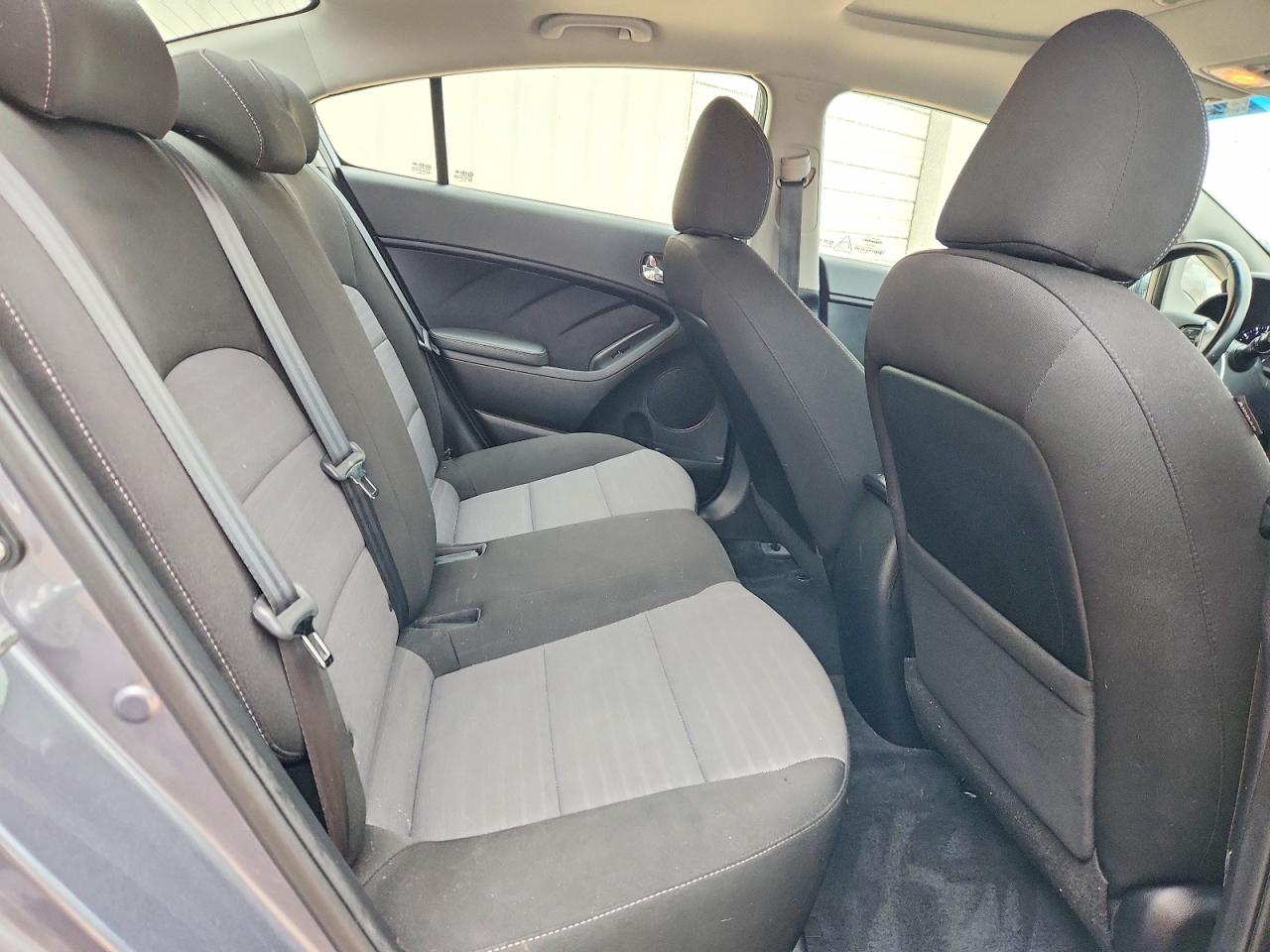 2018 KIA FORTE LX photo 10