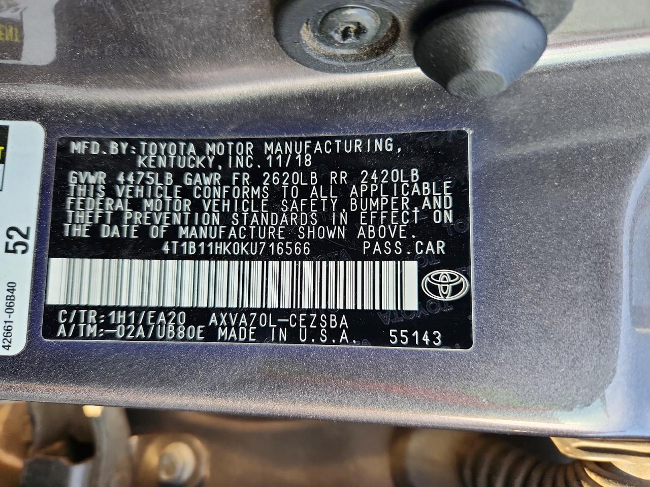 2019 TOYOTA CAMRY SE photo 12