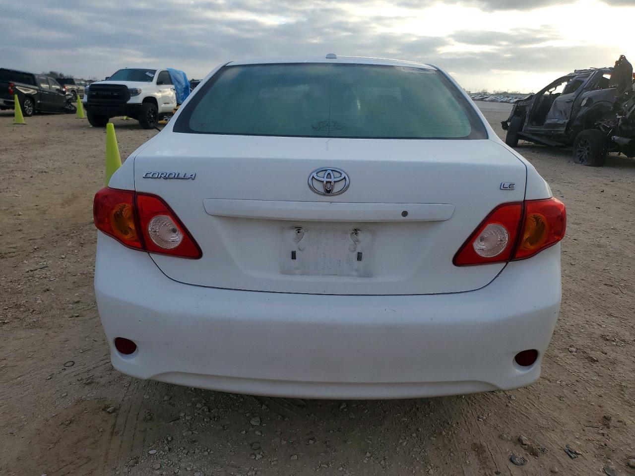 2010 TOYOTA COROLLA BASE photo 6