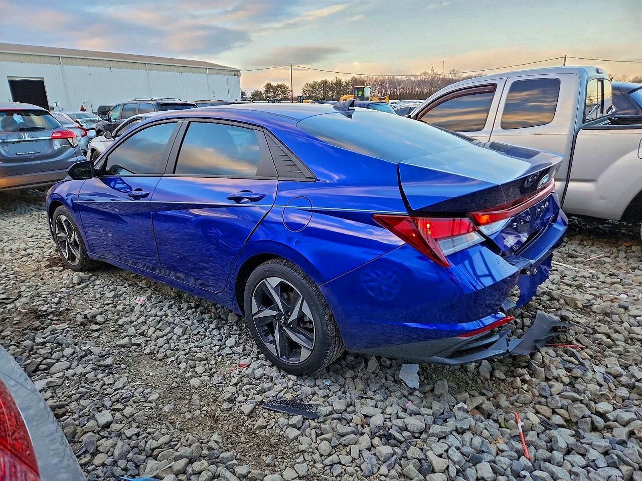 2023 HYUNDAI ELANTRA SEL photo 4