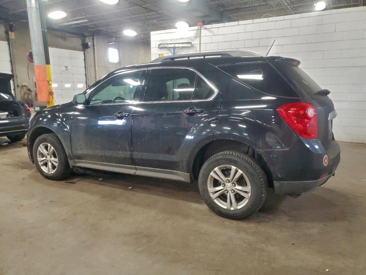 2015 CHEVROLET EQUINOX LT photo 2