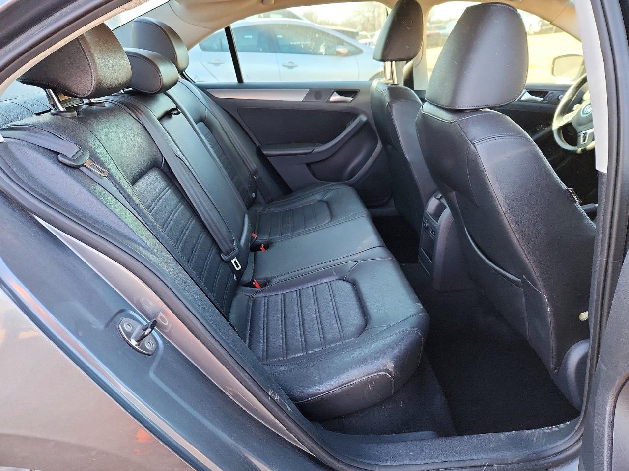 2014 VOLKSWAGEN JETTA SEL photo 10
