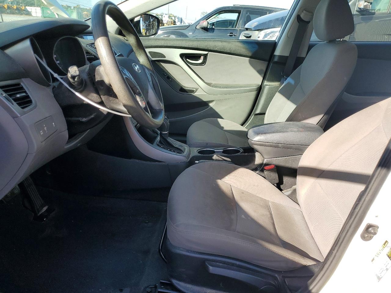2015 HYUNDAI ELANTRA SE photo 7