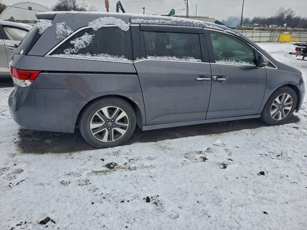 2014 HONDA ODYSSEY TOURING photo 3