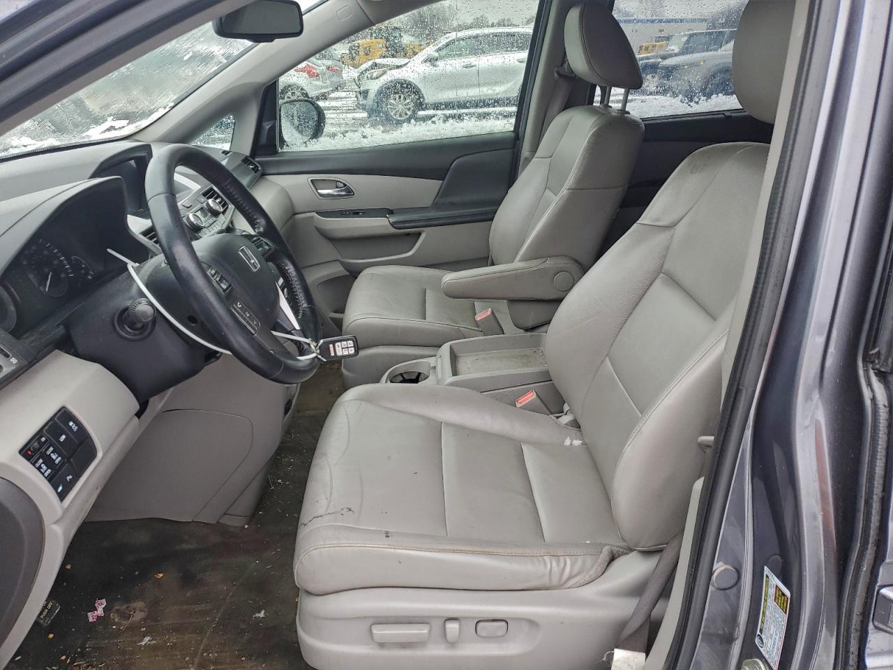 2014 HONDA ODYSSEY TOURING photo 7