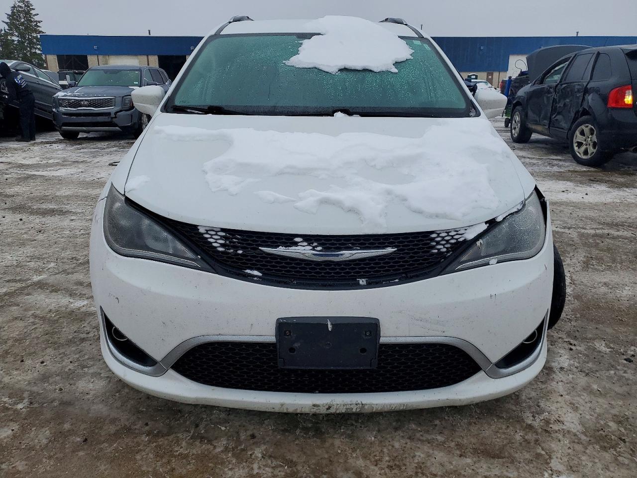 2019 CHRYSLER PACIFICA TOURING L photo 5