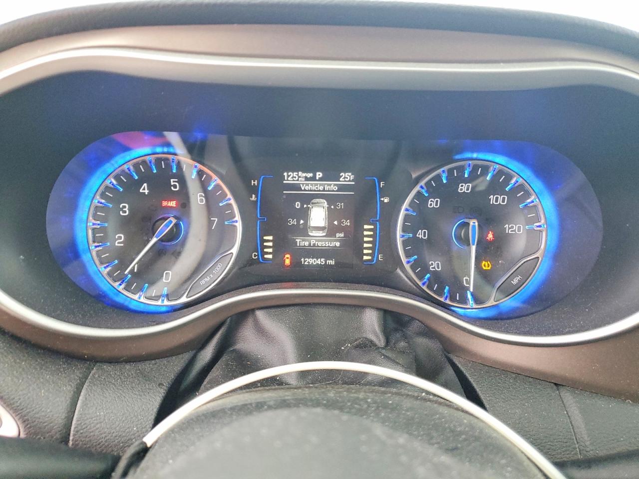 2019 CHRYSLER PACIFICA TOURING L photo 9