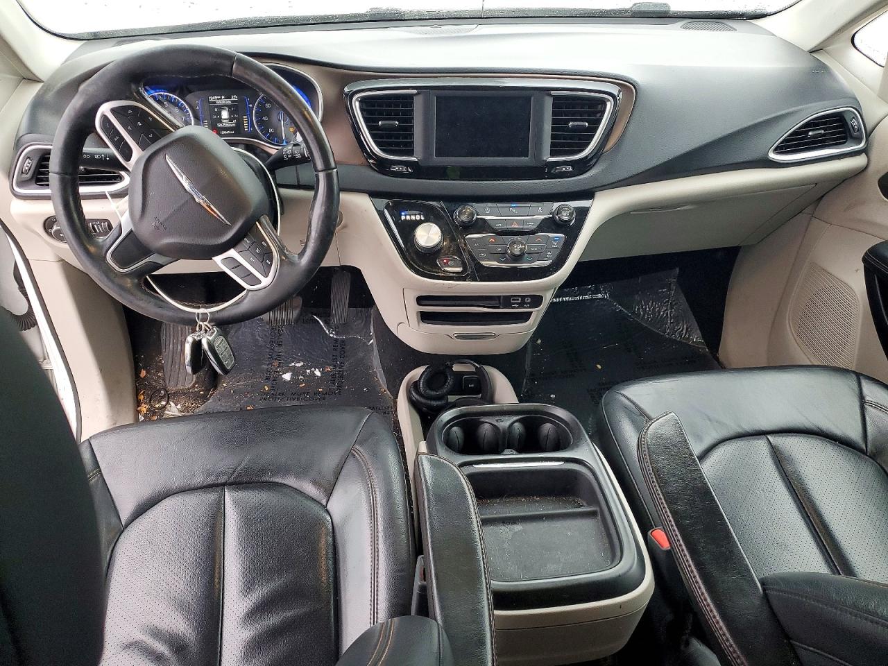 2019 CHRYSLER PACIFICA TOURING L photo 8