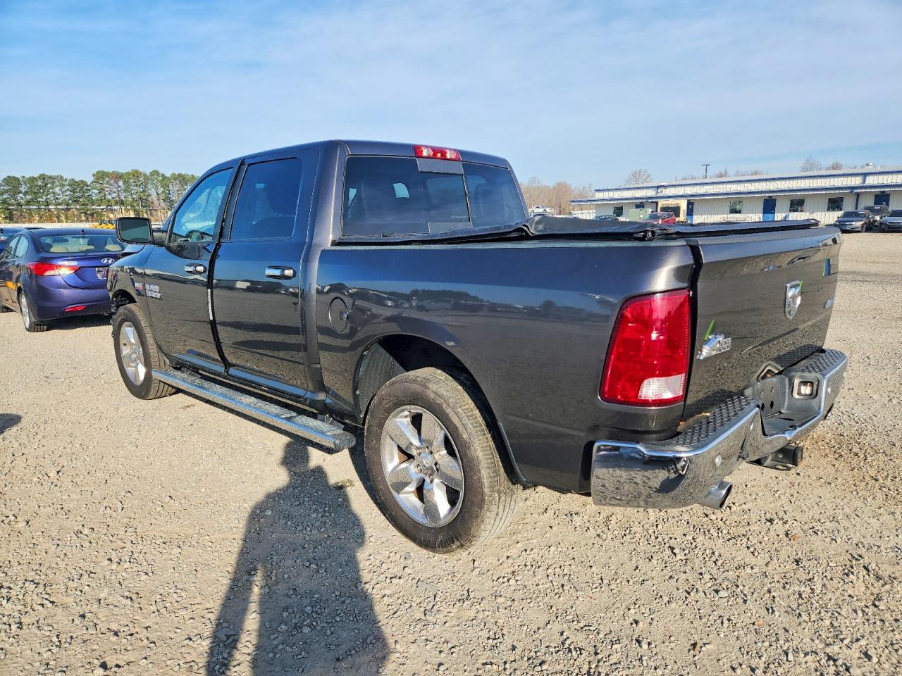 2018 RAM 1500 SLT photo 2
