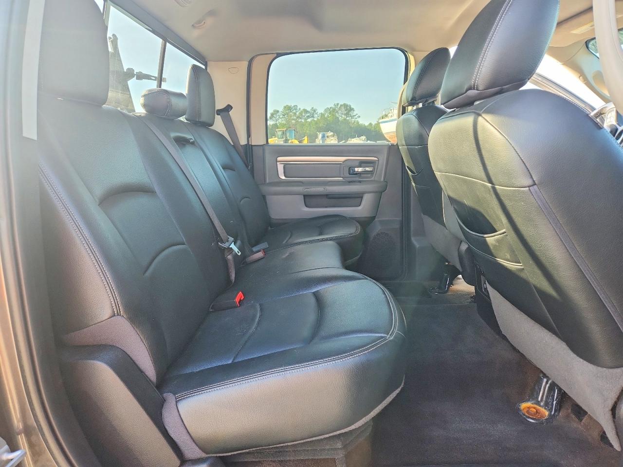 2018 RAM 1500 SLT photo 10