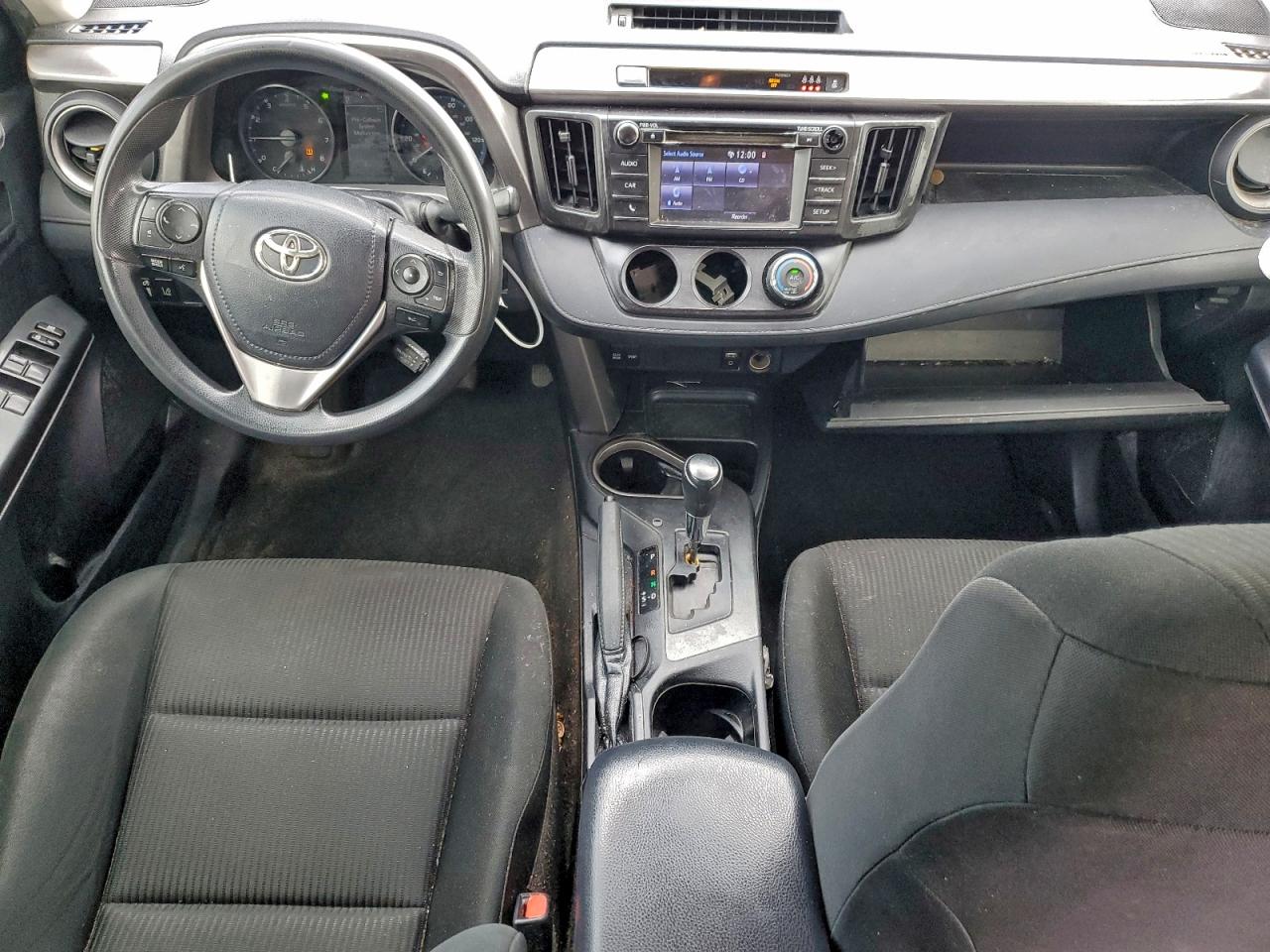 2018 TOYOTA RAV4 LE photo 8
