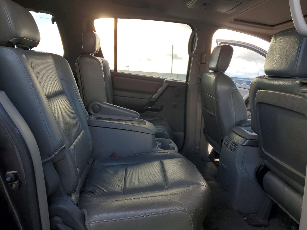 2004 NISSAN ARMADA SE photo 11