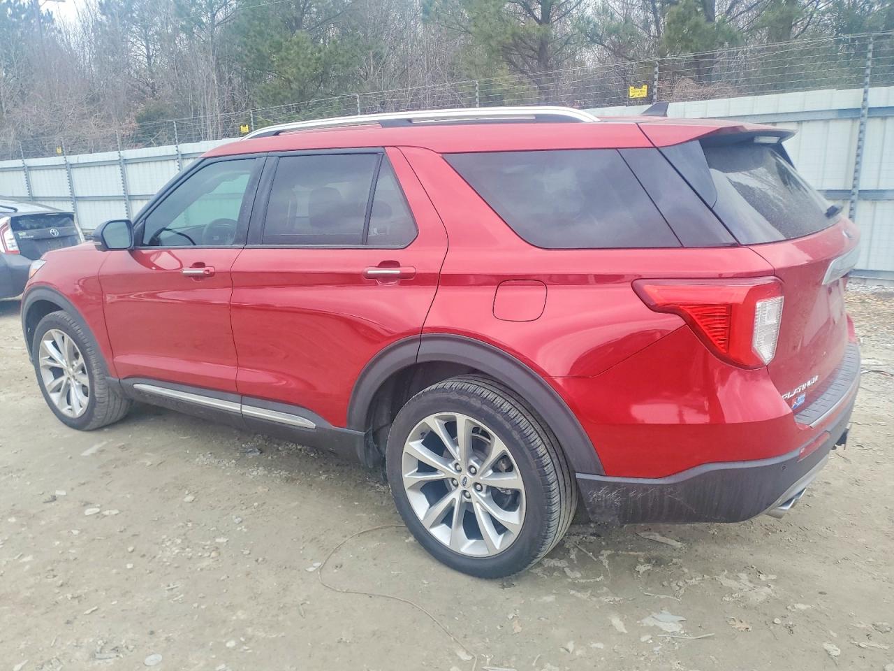 2021 FORD EXPLORER PLATINUM photo 3