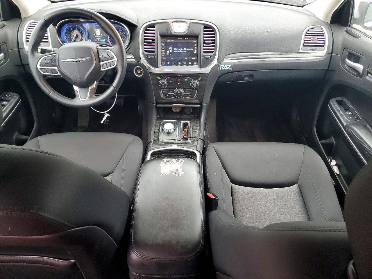 2018 CHRYSLER 300 TOURING photo 8