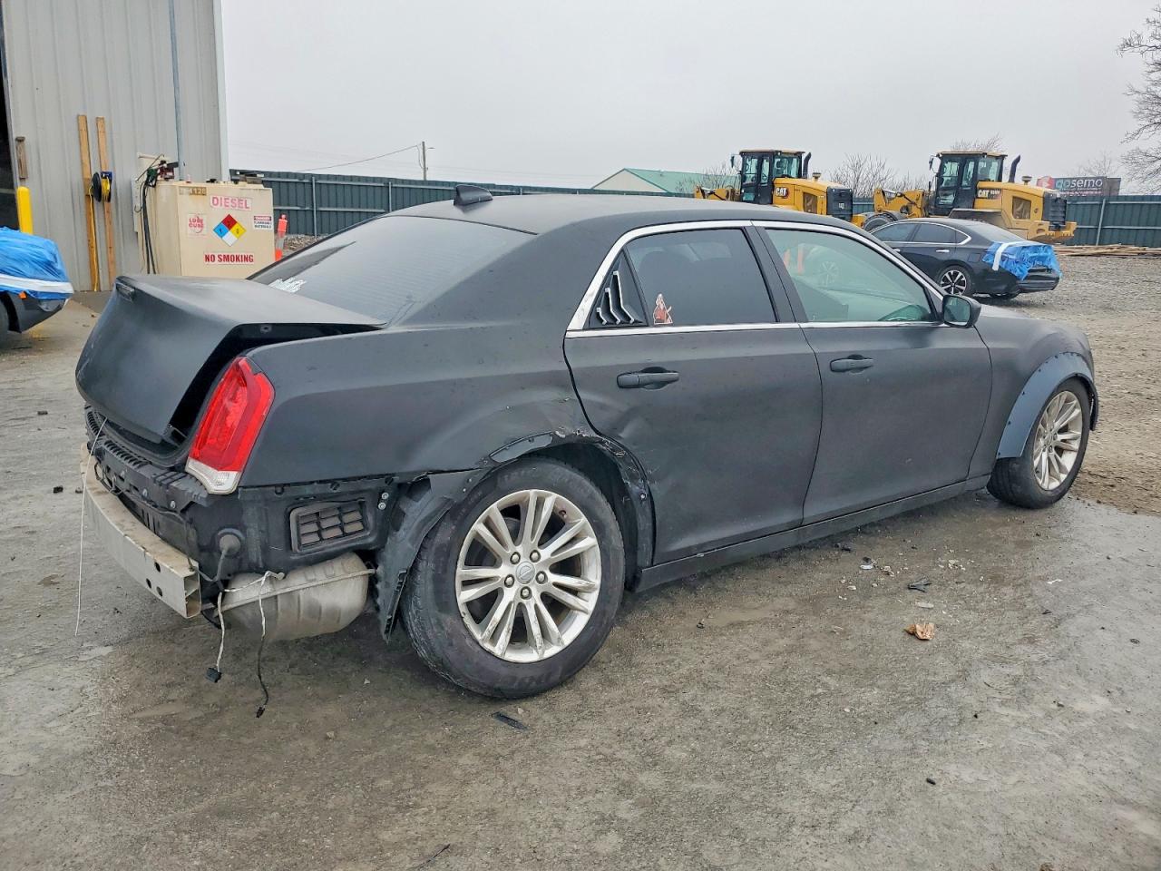 2018 CHRYSLER 300 TOURING photo 3