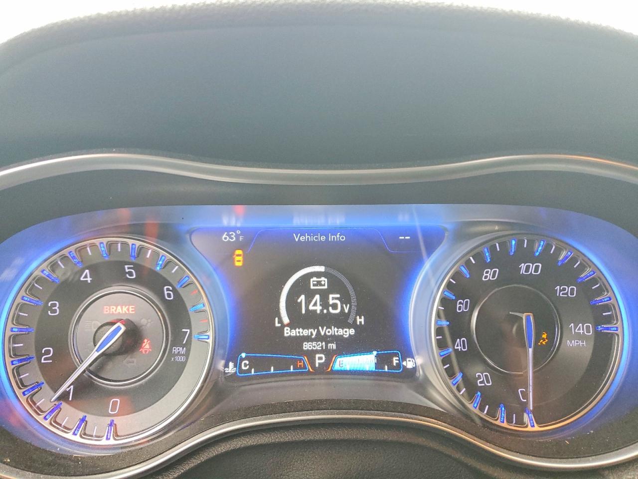 2018 CHRYSLER 300 TOURING photo 9