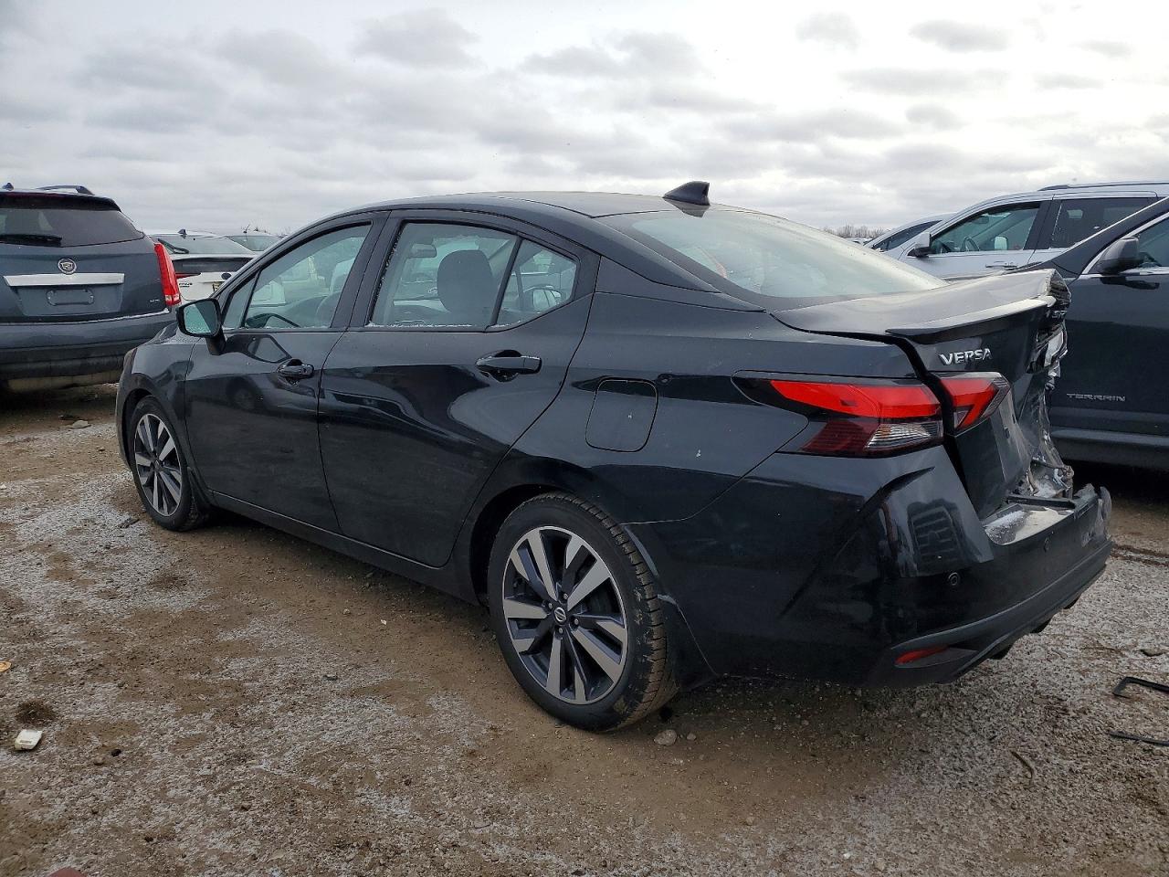 2020 NISSAN VERSA SR photo 3