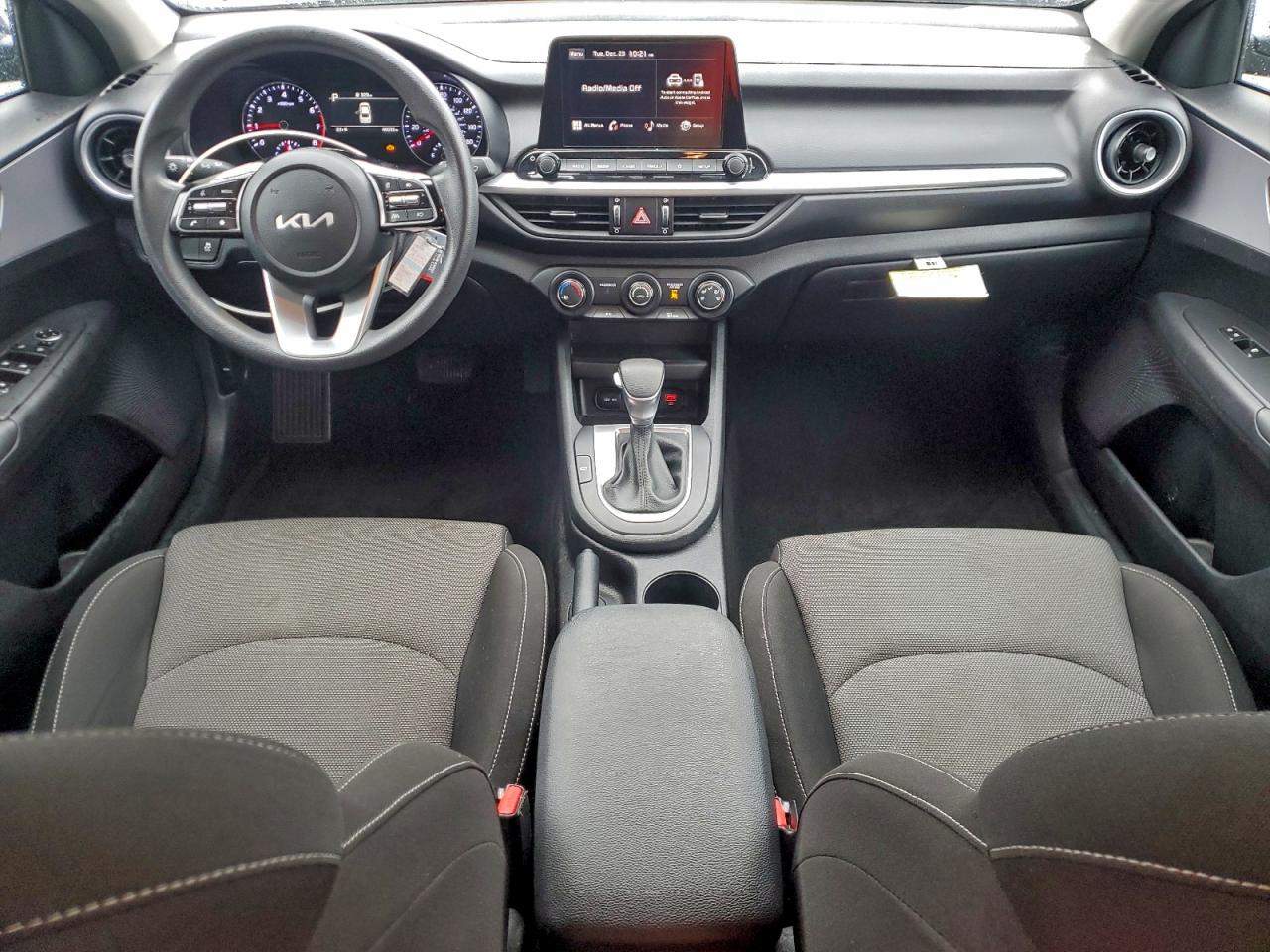 2024 KIA FORTE LX photo 8