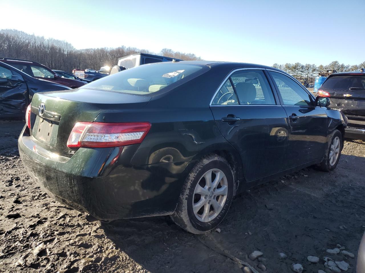 2011 TOYOTA CAMRY BASE photo 3