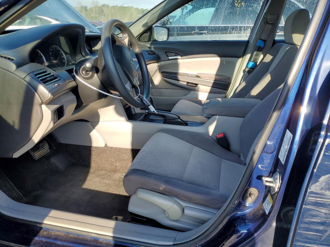 2009 HONDA ACCORD LX photo 7