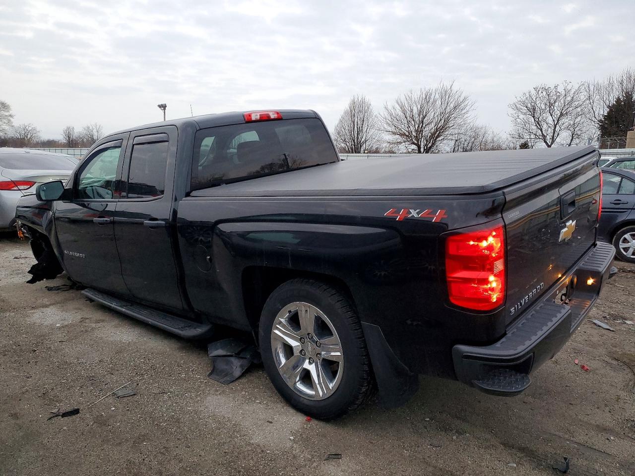 2018 CHEVROLET SILVERADO K1500 CUSTOM photo 2