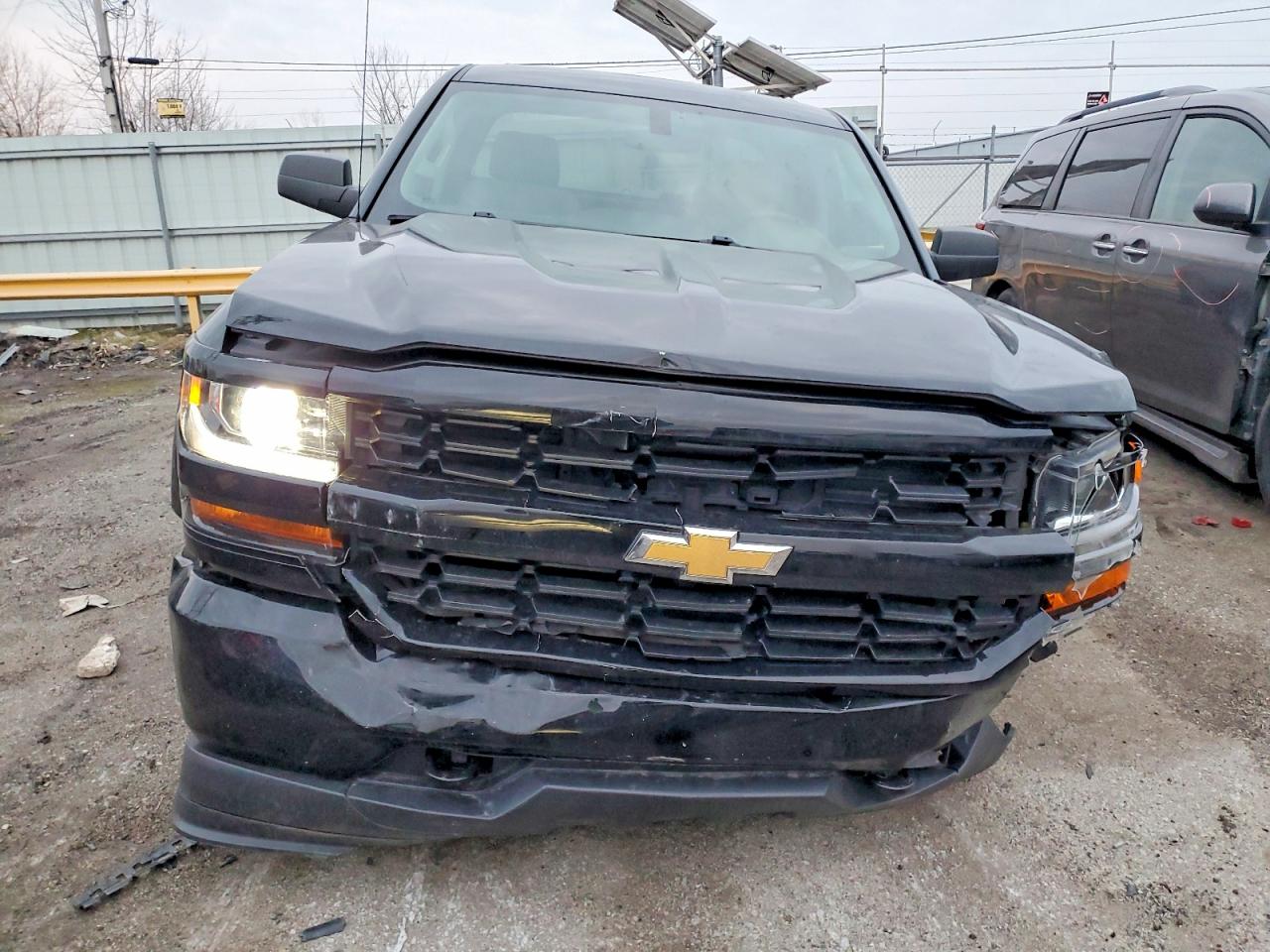 2018 CHEVROLET SILVERADO K1500 CUSTOM photo 5